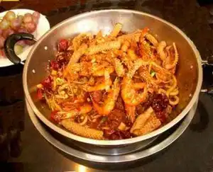 老树根香辣蹄花虾火锅