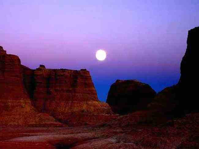 魔鬼城露出狰狞的美,图二