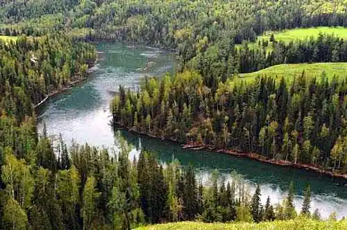 流浪是种浪漫徒步喀纳斯看路上最美风景