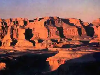 魔鬼城露出狰狞的美,图三