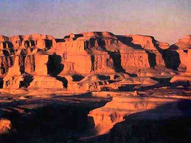 魔鬼城露出狰狞的美,图三