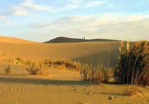 探秘神奇的疆域新疆十条经典徒步线路推荐