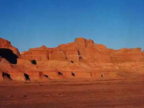 地下浮出的城堡群克拉玛依魔鬼城