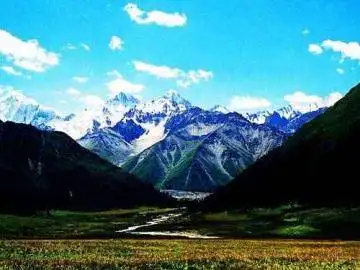 新疆：穿越夏特古道体会美丽与冷酷