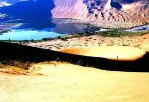 吃葡萄走火焰山体验吐鲁番骄阳下的热情