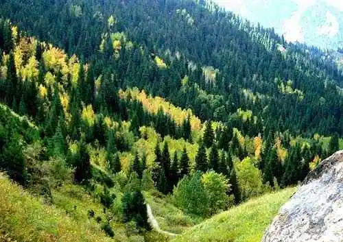 探秘神奇的疆域新疆十条经典徒步线路推荐