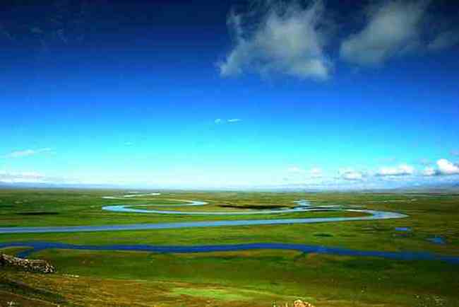 绝世惊艳!草原深处最美丽的天鹅湖,图二
