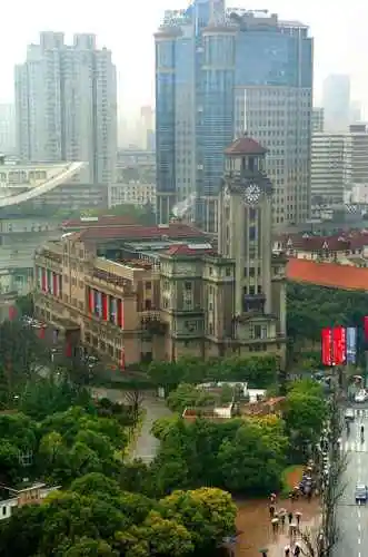 绚烂一路 三条线路体验南京路上的经典与欢腾