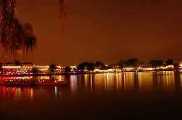 最爱黄昏后夜北京玩出“潮流文艺范儿”