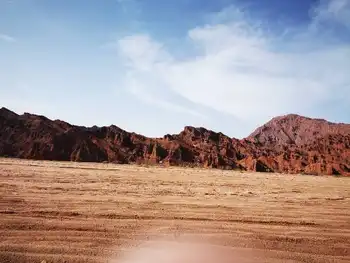 天山托木尔大峡谷