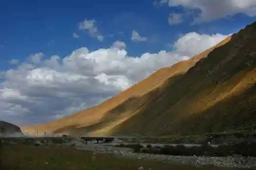 把我们逼上冰达坂