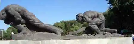 魔鬼城，磕头机和石河子