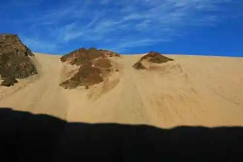 我们站在火焰山前