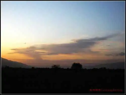 我拍的草原和少女那拉提