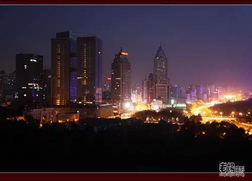 乌鲁木齐城的镇山之鼎