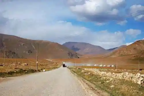 把我们逼上冰达坂