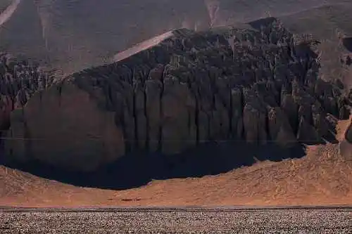 我们站在火焰山前