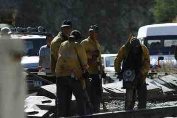 把我们逼上冰达坂,图二