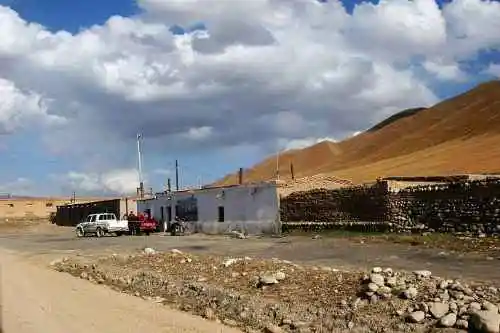 把我们逼上冰达坂