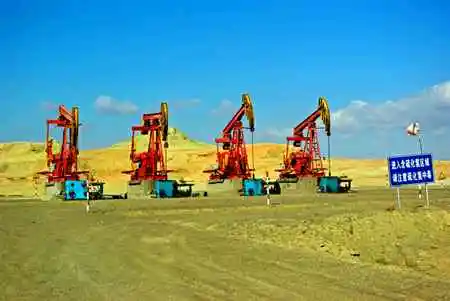 魔鬼城，磕头机和石河子