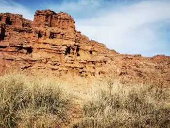 天山托木尔大峡谷