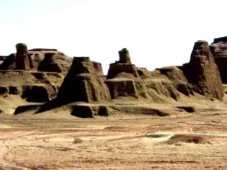 魔鬼城，磕头机和石河子