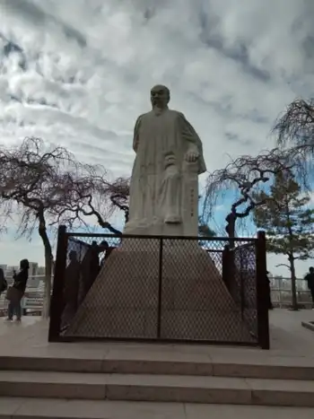 闲暇午游乌鲁木齐市红山公园