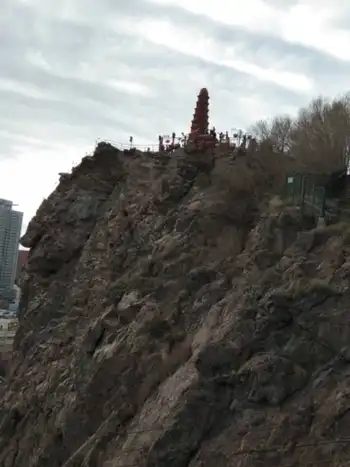 闲暇午游乌鲁木齐市红山公园