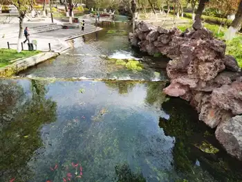 凭栏回望水磨河 河水悠然沐谷雨