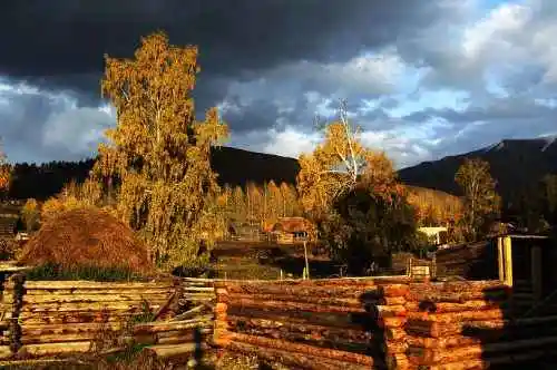 白哈巴西边的太阳落山岗