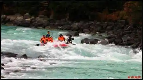 冒雨探访神秘怪异湖——喀纳斯湖（上）