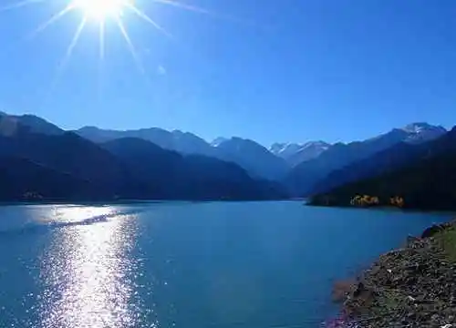 璀璨的“天山明珠”