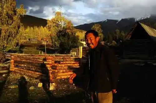 白哈巴西边的太阳落山岗