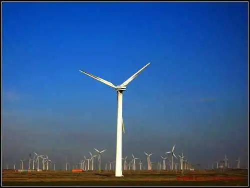 入地探井风景独好坎儿井与风车