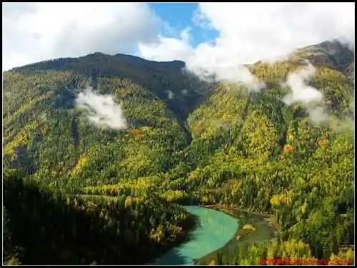 目迷五色醉看仙境——月亮湾与卧龙湾