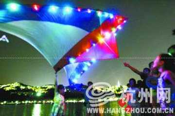 夜游西湖 越夜越温柔,图一