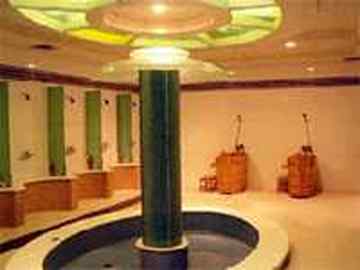 龙运大厦(停业装修中),图二