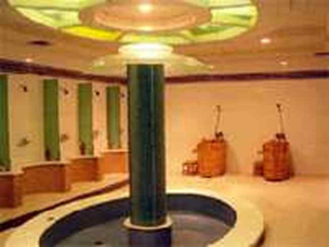 龙运大厦(停业装修中),图二