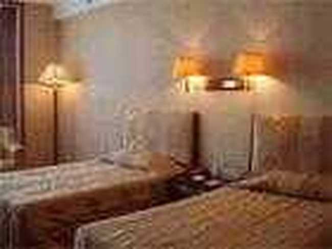 龙运大厦(停业装修中),图一