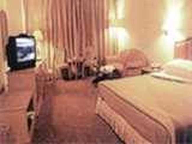 长春紫荆花饭店,图一