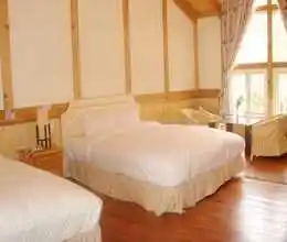 清境民生果园山庄木屋四人房