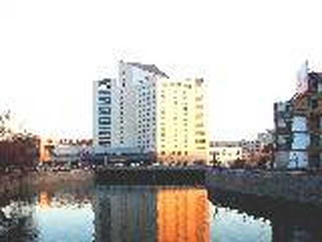 泰山华侨大厦,图一