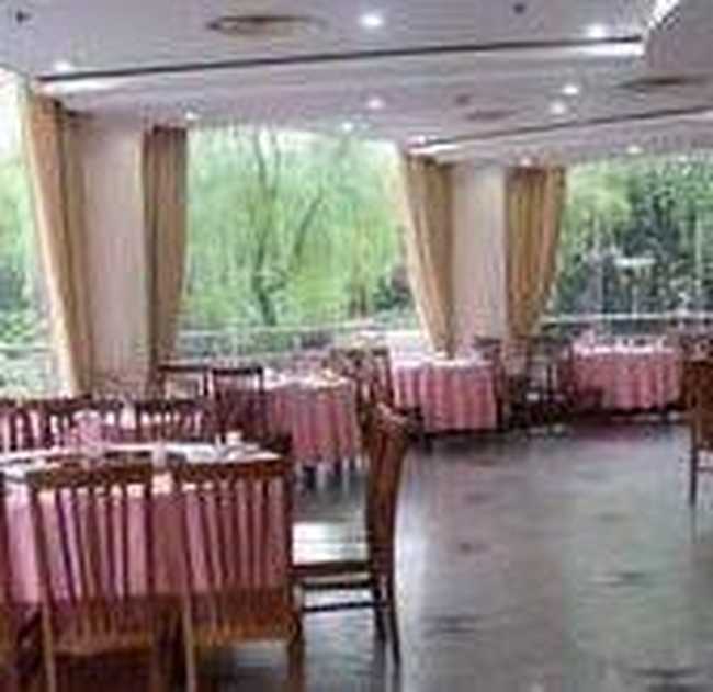 橄榄绿大酒店,图二