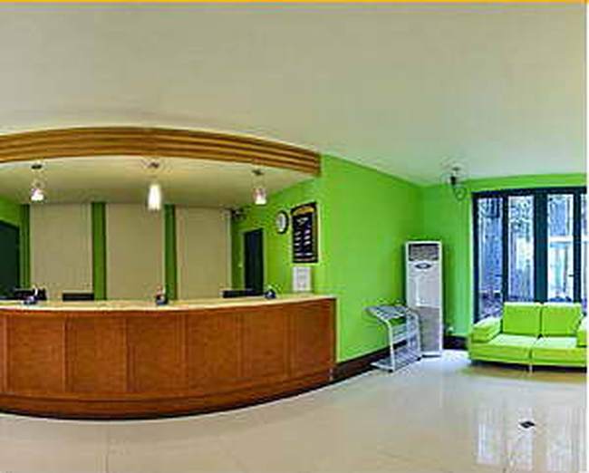 申花假日三林世博酒店