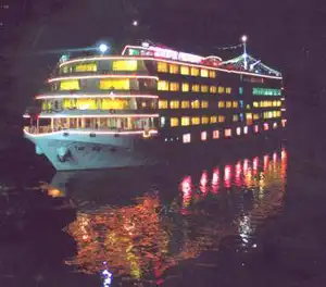 伯爵号豪华游轮