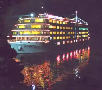 伯爵号豪华游轮