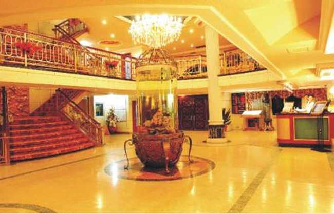 伯爵号豪华游轮,图二