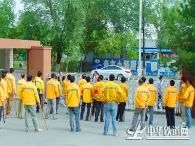 乌铁局奎屯工务段党委针对“7.5”展开反恐演练 强化提高安全防范维稳能力