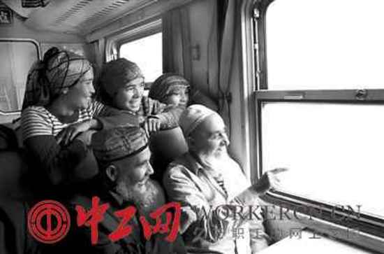 喀和铁路：开往南疆的“金火车”