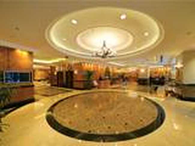 深圳富苑皇冠假日套房酒店,图二